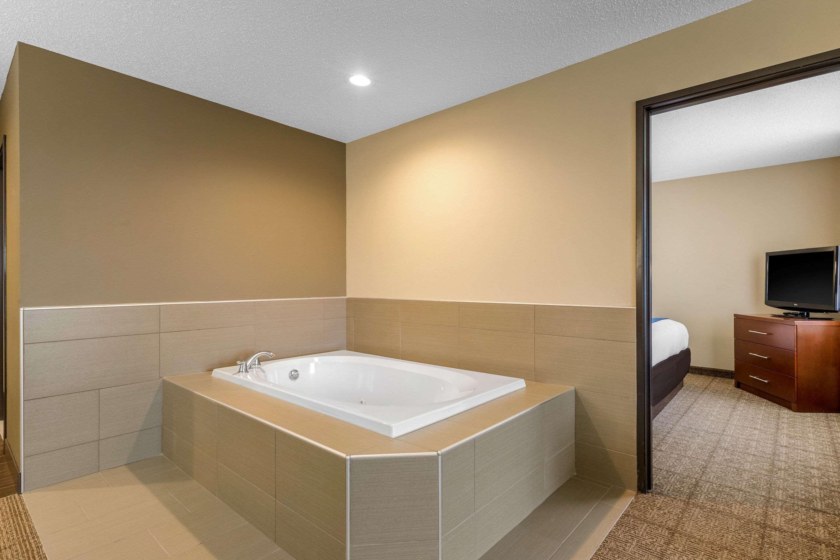 Comfort Suites Cedar Falls Exteriér fotografie