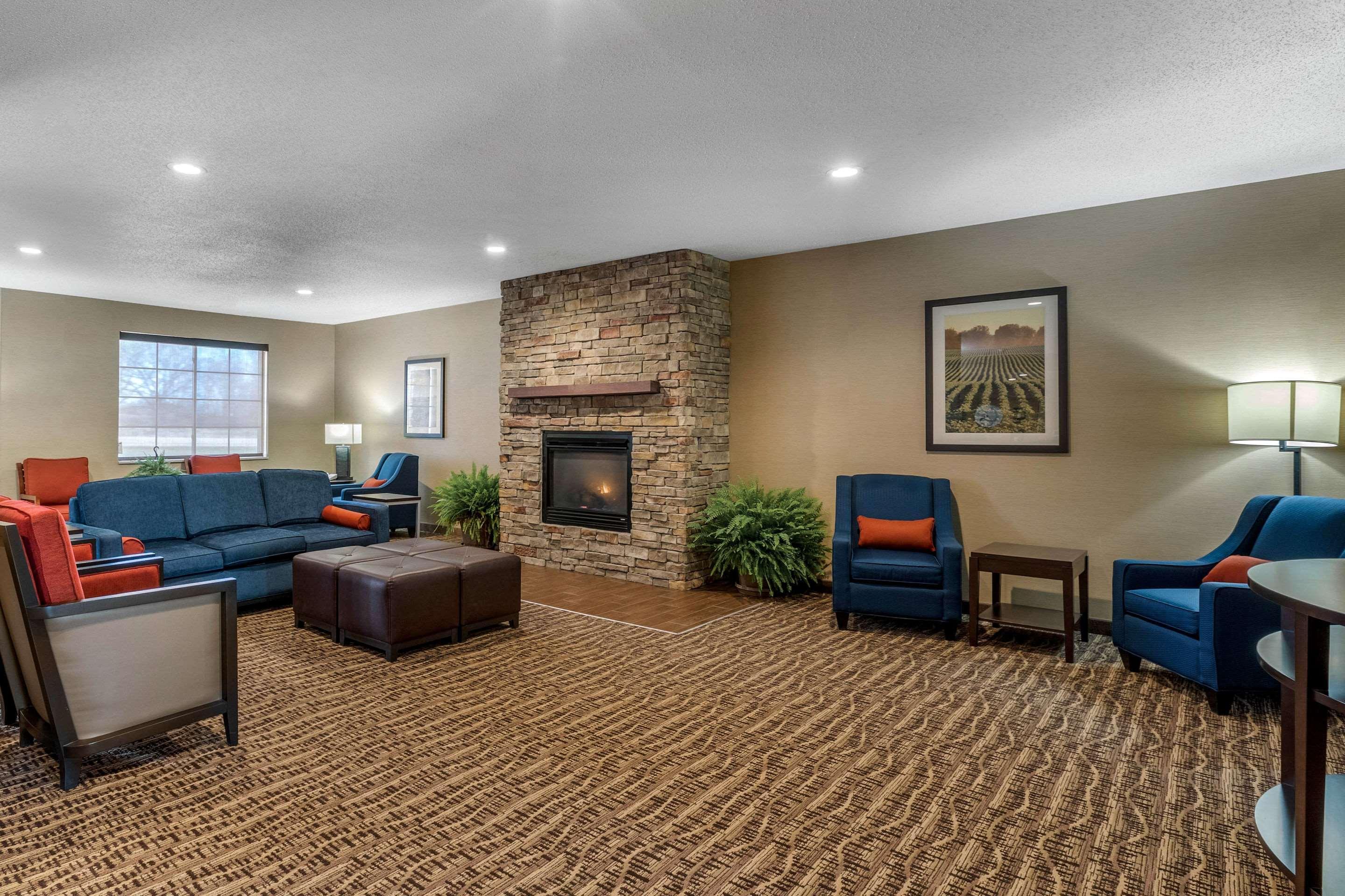 Comfort Suites Cedar Falls Exteriér fotografie