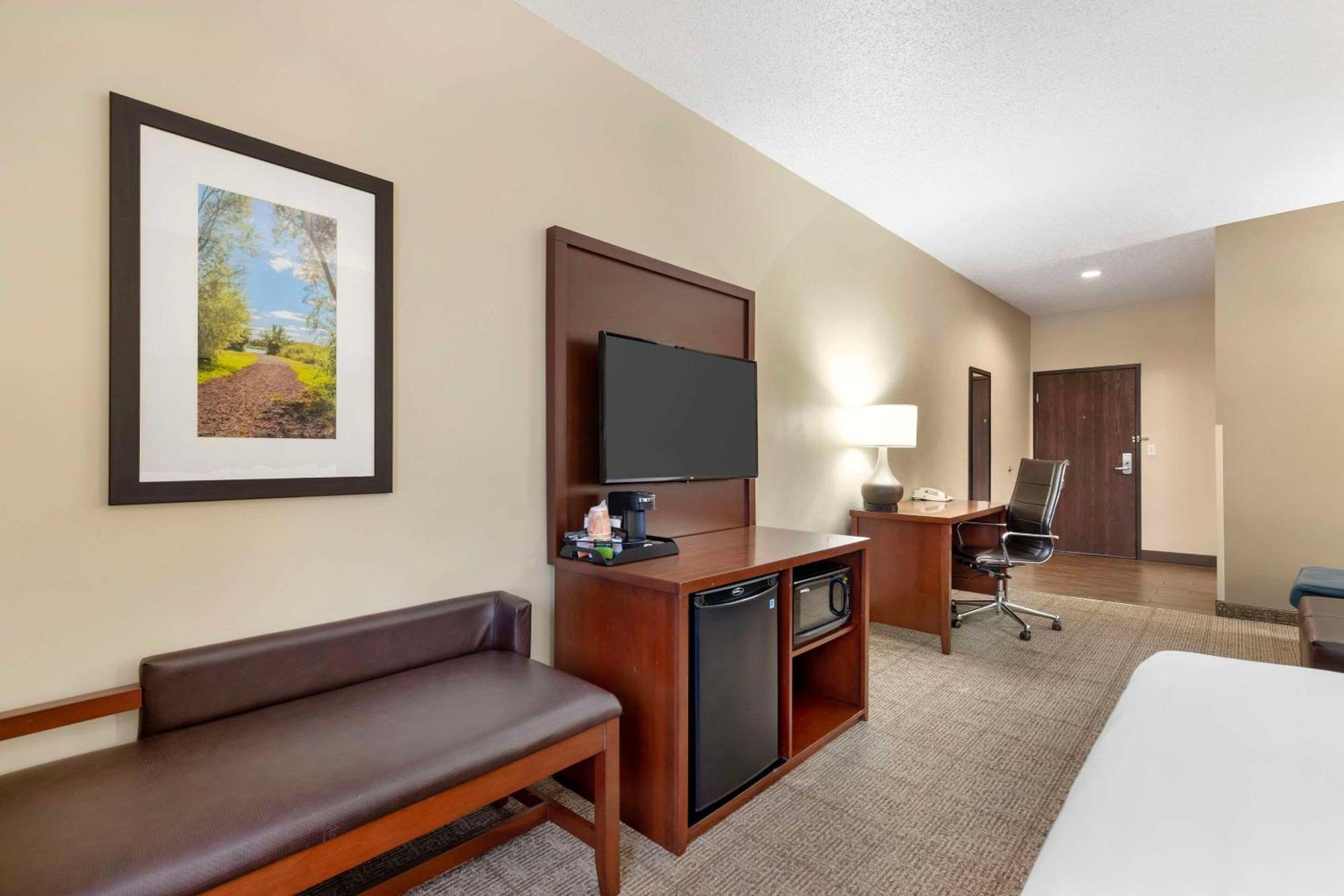 Comfort Suites Cedar Falls Exteriér fotografie
