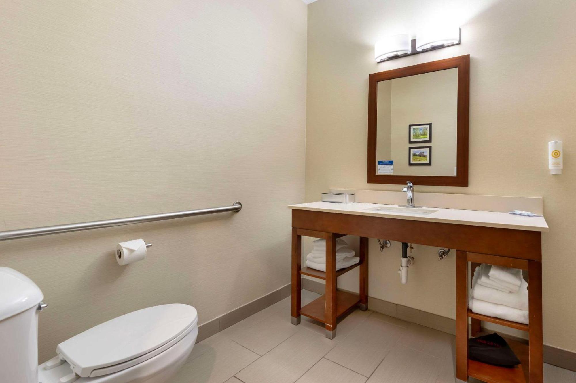 Comfort Suites Cedar Falls Exteriér fotografie