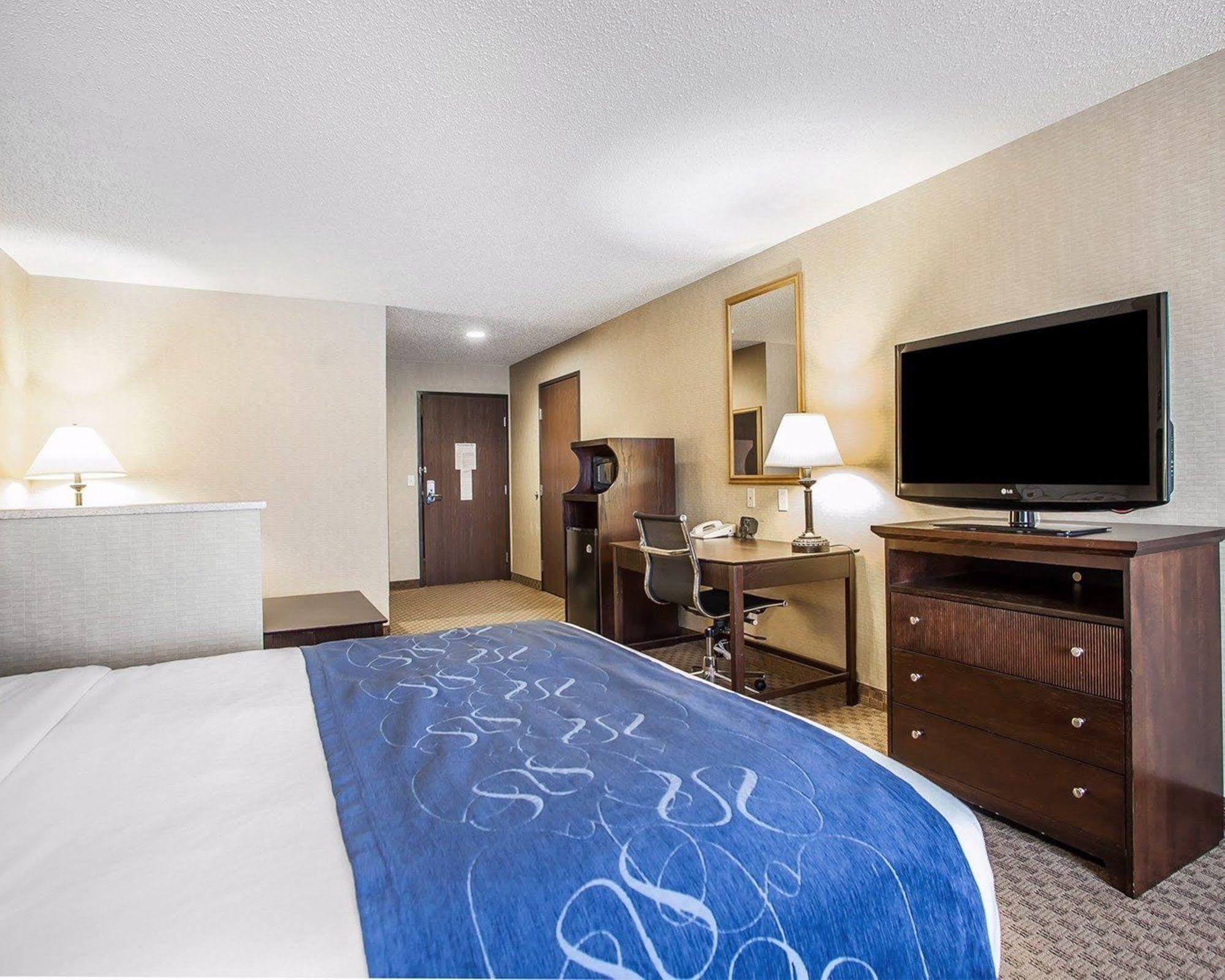 Comfort Suites Cedar Falls Exteriér fotografie