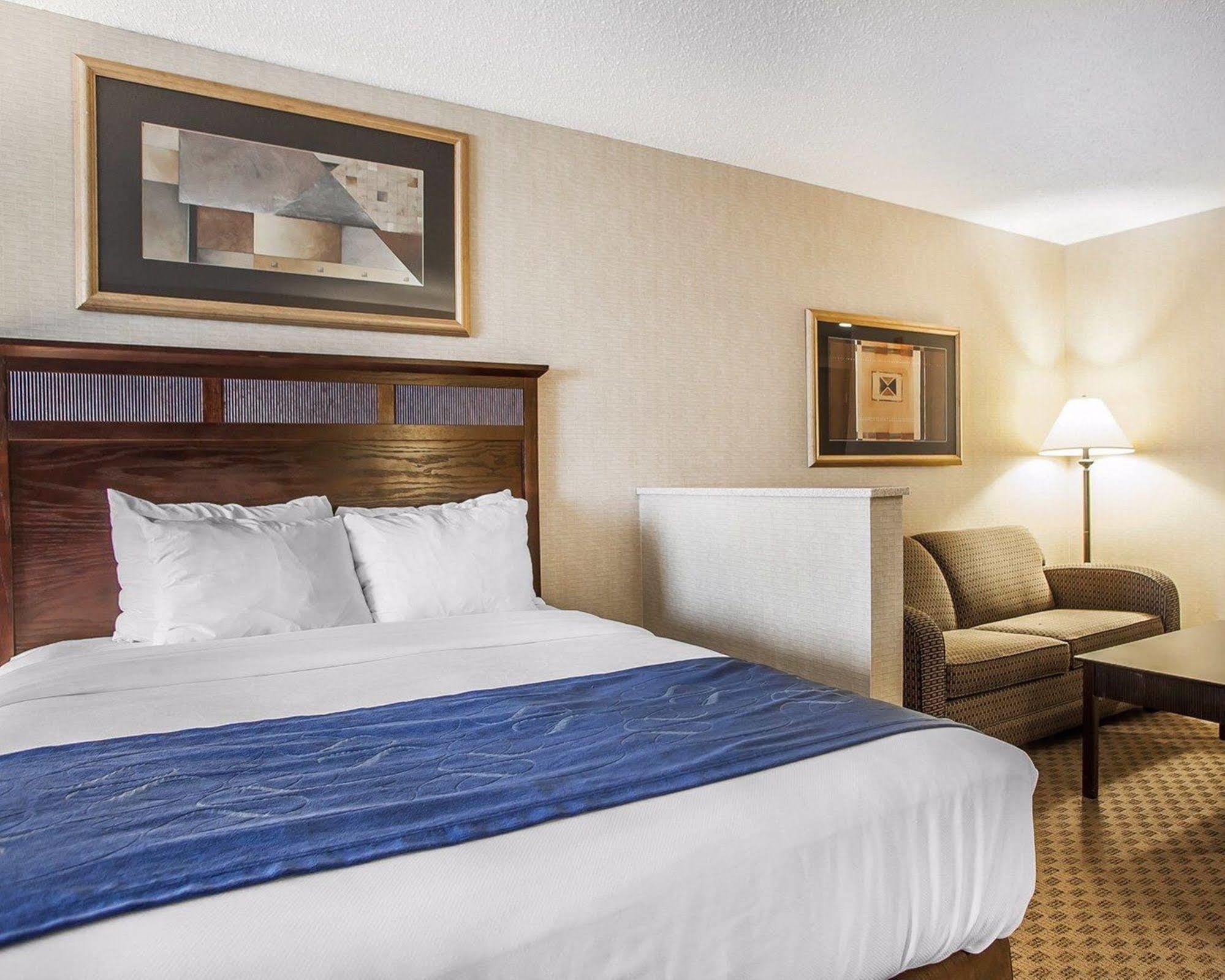Comfort Suites Cedar Falls Exteriér fotografie